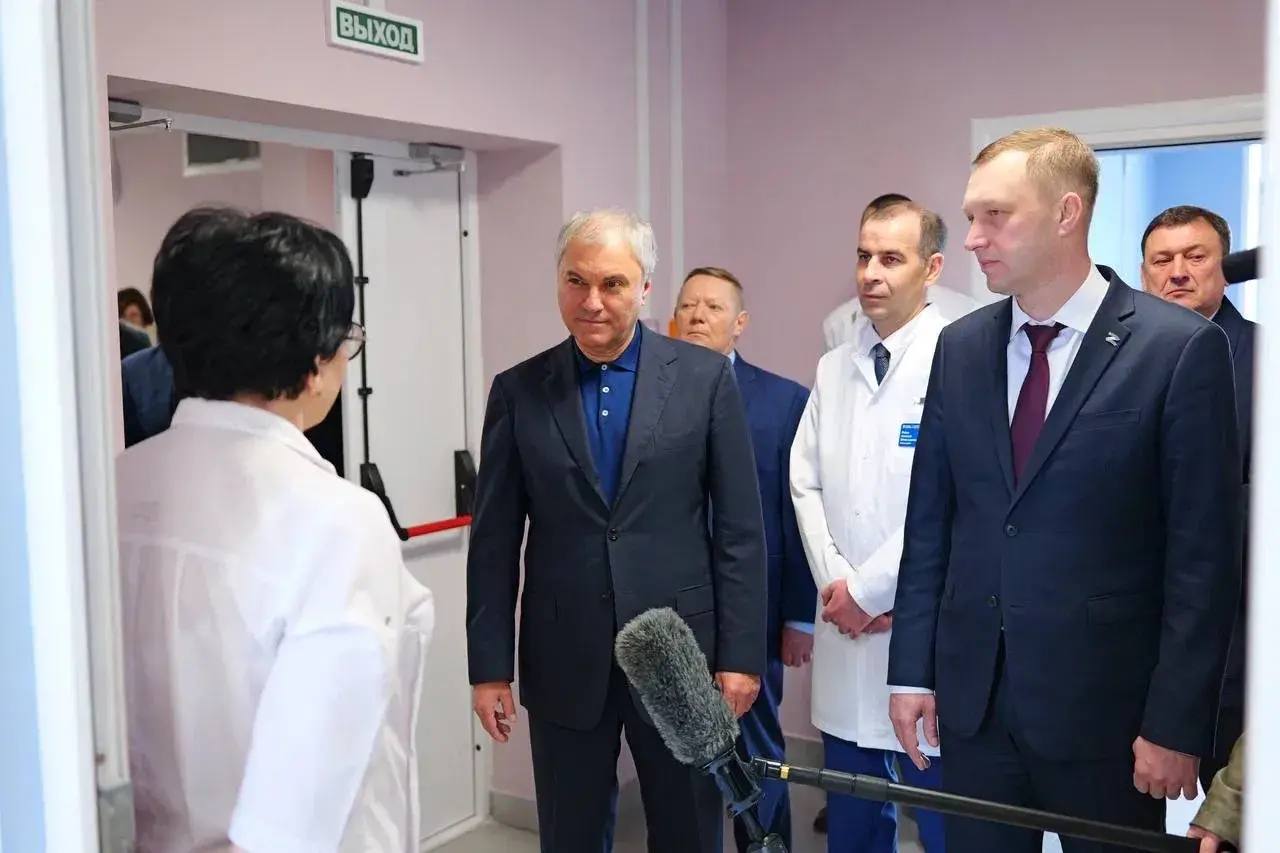 Саратовские врачи и медсестры рассказали Володину о своих зарплатах